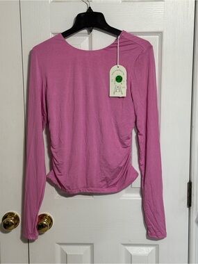 Women's Athletic Long Sleeve Top with Twist & Loophole Detail on back in Pink